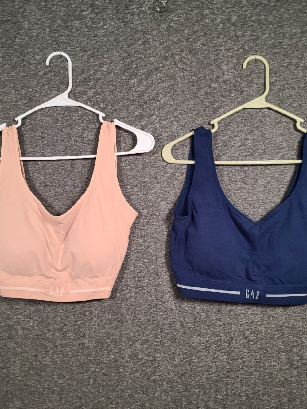 Gap Body Lot of 2 Sports Bras Women's 2XL  Navy Tan Padded Athletic Wire free